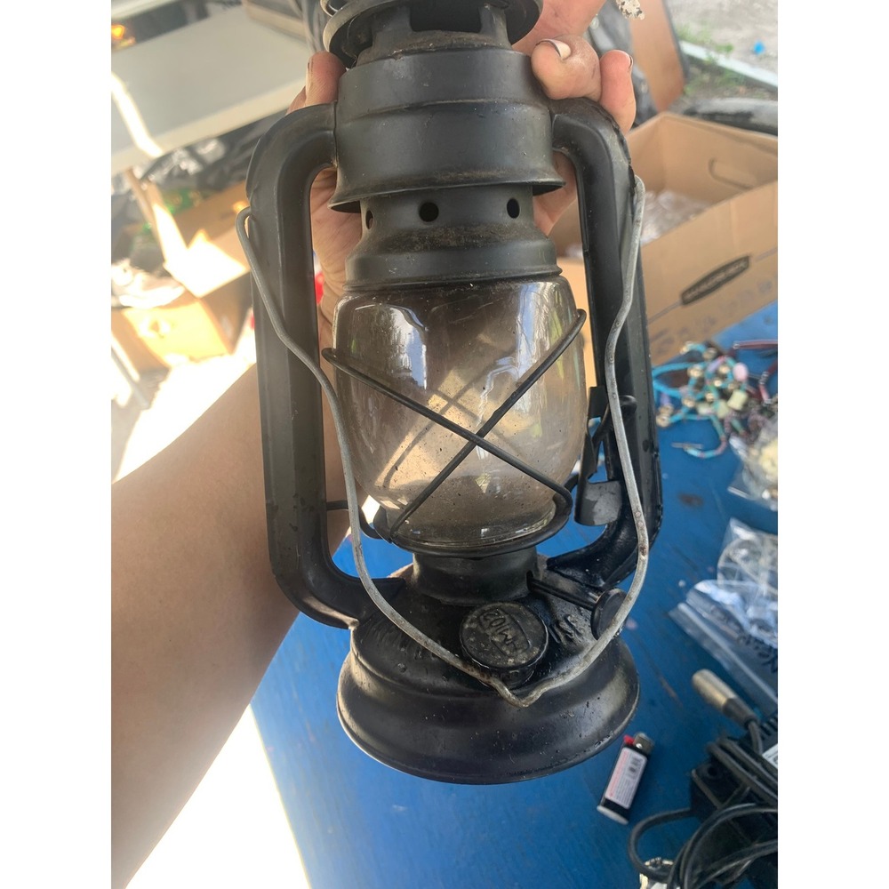 Vintage Lamplight Farms Black Metal Oil Lantern Hurricane Lamp Glass Globe